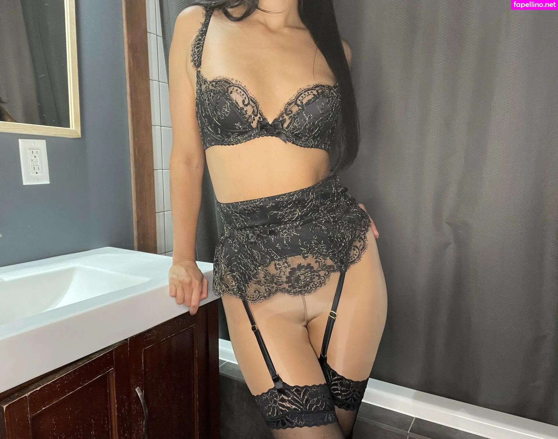 honeylicious.nylons, honeylicious_xo, simone_honeylicious Nude Leaked OnlyFans Photo #h4H6siYAyo