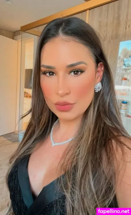 Simone Mendes Main Profile Photo