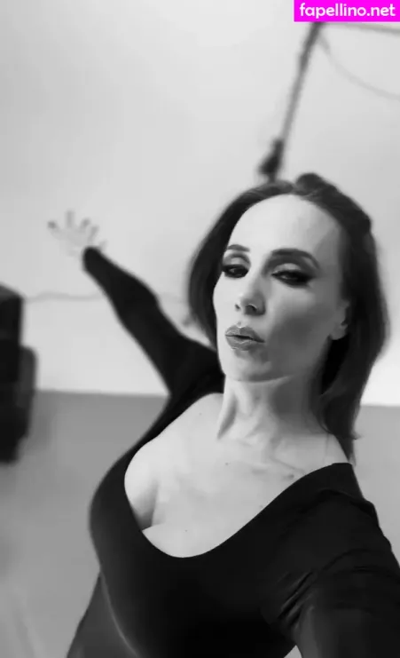 Simone Simons OnlyFans Thumbnail #8du28ZUGCM