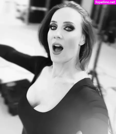 Simone Simons OnlyFans Thumbnail #A5lO9uRMce