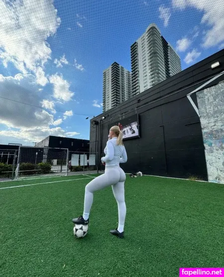 Simonechristensen OnlyFans Thumbnail #N3RfqjbUk2