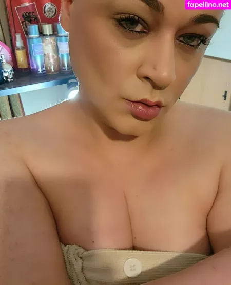 Simonedahlia OnlyFans Thumbnail #VdDrSeFUkx