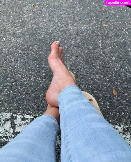 Simplychlo OnlyFans Thumbnail #5Bw8PAQAIo