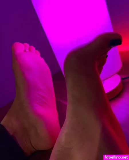 Simplyelsfeet OnlyFans Thumbnail #56xxYAfSm1