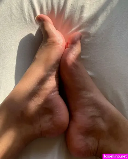 Simplyelsfeet OnlyFans Thumbnail #AAICMb17wR