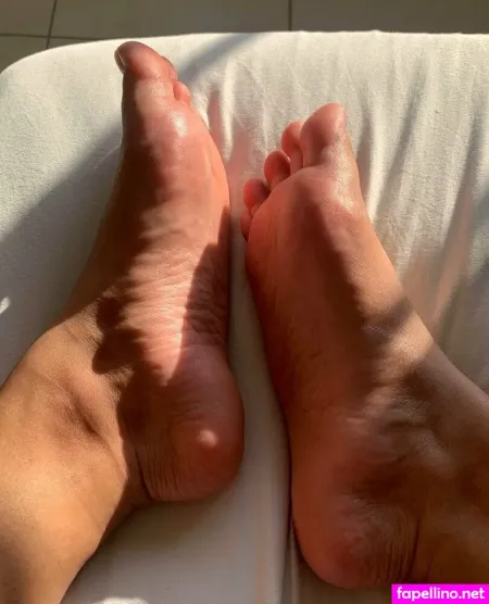 Simplyelsfeet OnlyFans Thumbnail #RrfaHZO8ar