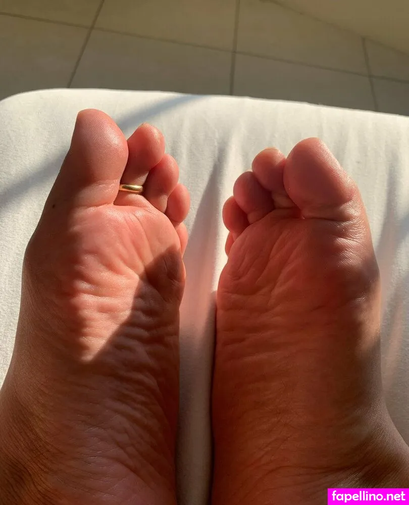 simplyels, simplyelsfeet Nude Leaked OnlyFans Photo #edkiMAfEjn