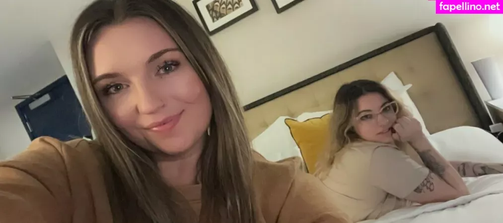 Simplyhannahh OnlyFans Thumbnail #utkeMbil4Q