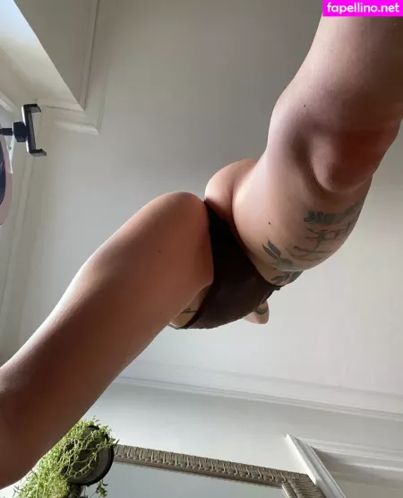 Simpwhisperer OnlyFans Thumbnail #lry1t49Dq9