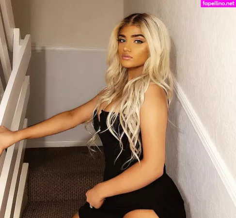 Simran Kaur OnlyFans Thumbnail #O6UnDzER3O