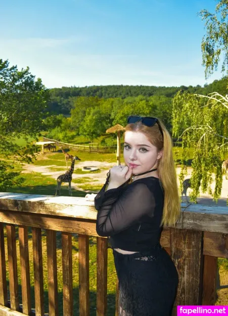 Simunka Show OnlyFans Thumbnail #0fklxrDkZ2