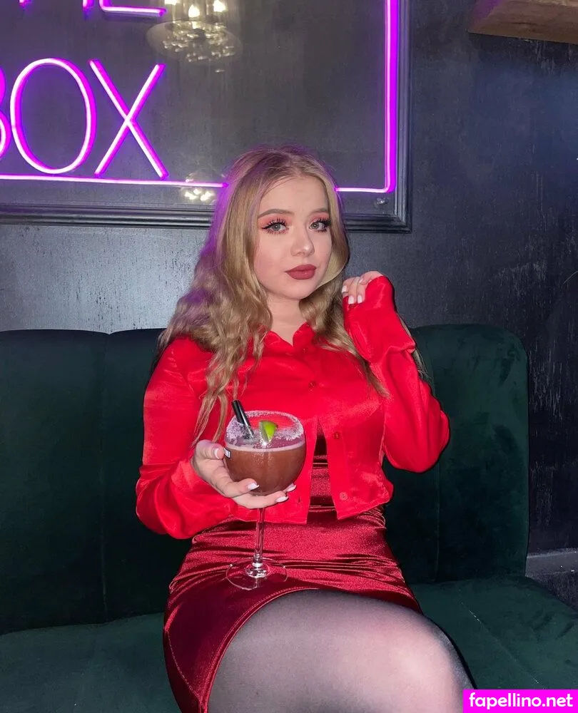 simu.nka, simunka.show Nude Leaked OnlyFans Photo #CWtmOi4Gsr