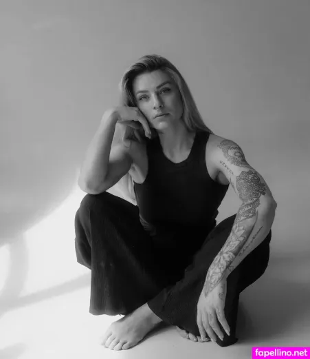 Sina Alena Heinrichsohn OnlyFans Thumbnail #IHry14B1uU