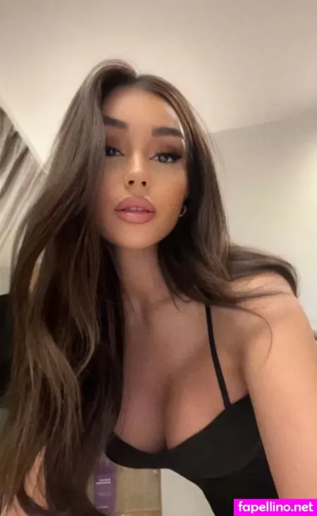 Sina Elisa OnlyFans Thumbnail #VrTpWMx0Dt