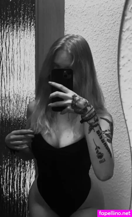 Sina Manuela OnlyFans Thumbnail #0rhQbAEzjB