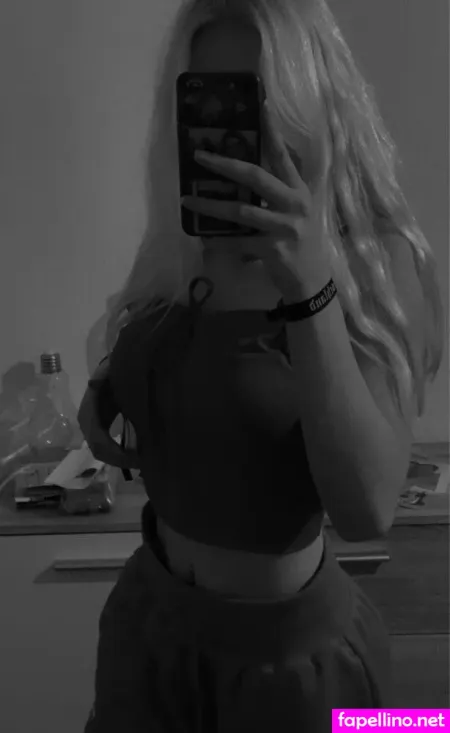 Sina Manuela OnlyFans Thumbnail #8OhIcpW7Bc