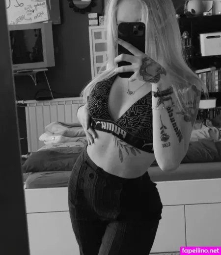 Sina Manuela OnlyFans Thumbnail #AhWrQwkSpP