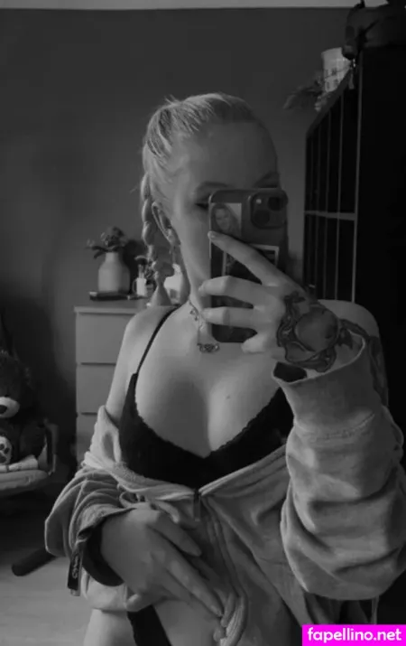 Sina Manuela OnlyFans Thumbnail #BBNK3kntGa