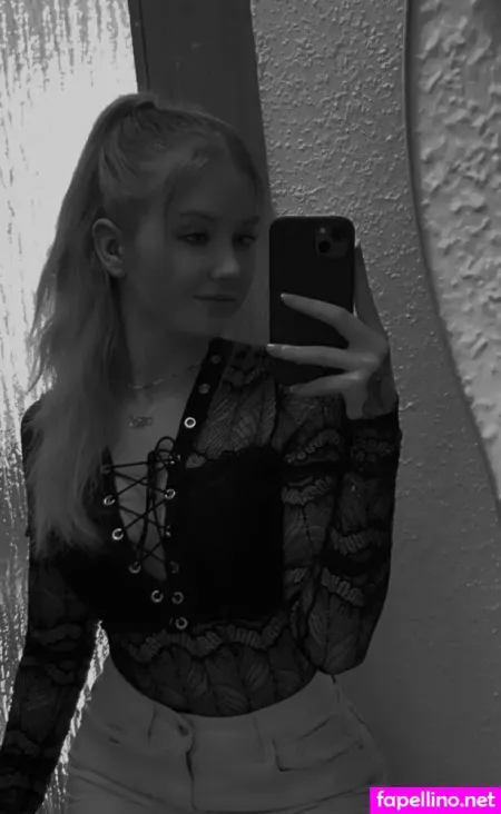 Sina Manuela OnlyFans Thumbnail #J1ov3r6ysr