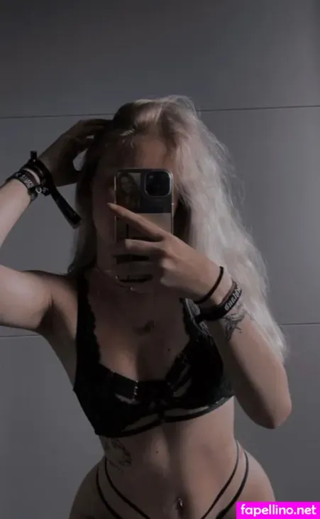 Sina Manuela OnlyFans Thumbnail #f4ZMGpZ8Ar