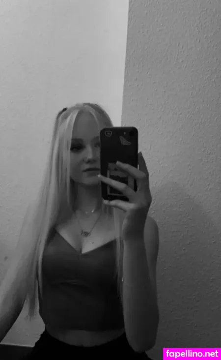 Sina Manuela OnlyFans Thumbnail #xAGlfUQGe4