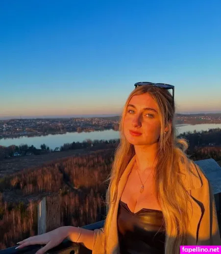 Sina Marie Reen OnlyFans Thumbnail #4PX4APssru