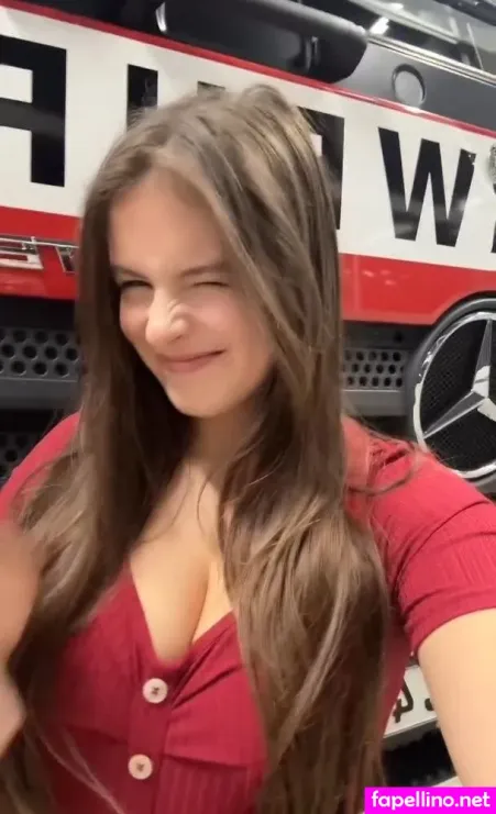 Sina Setale OnlyFans Thumbnail #u9PggXmWUS