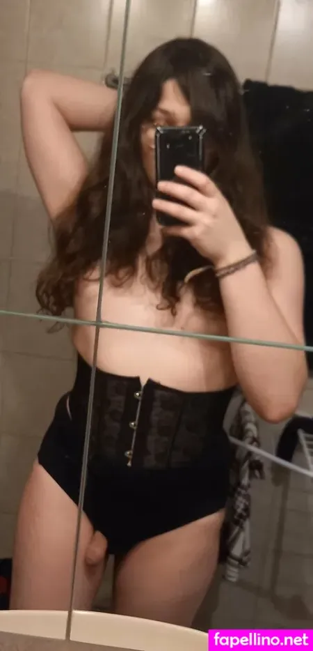 Sincerely Queenie OnlyFans Thumbnail #VEwgUaLGyd