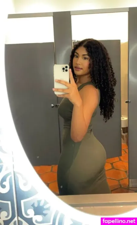 Sincerelydenice OnlyFans Thumbnail #xrgvLfVlNc