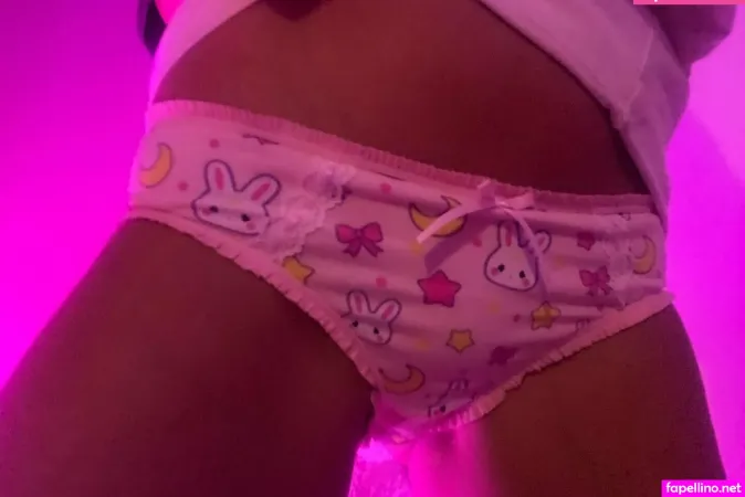 Sinclairee OnlyFans Thumbnail #2iOKPuwwSb