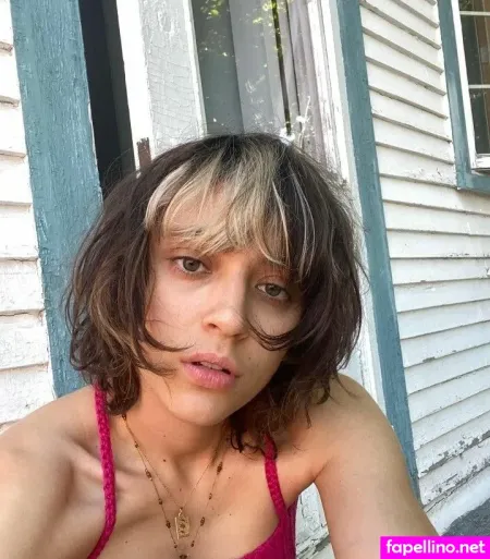 Singer Pomme OnlyFans Thumbnail #gzIIC7rMkq