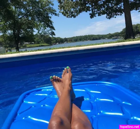 Sinister Simone Main Profile Photo