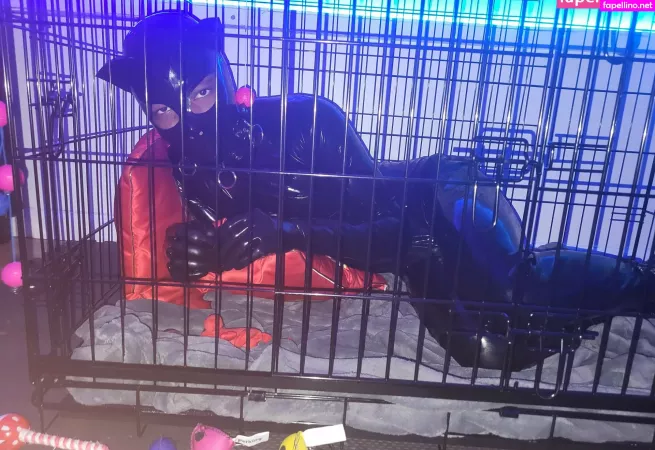 Sir Latexman OnlyFans Thumbnail #XQwee4oe7q