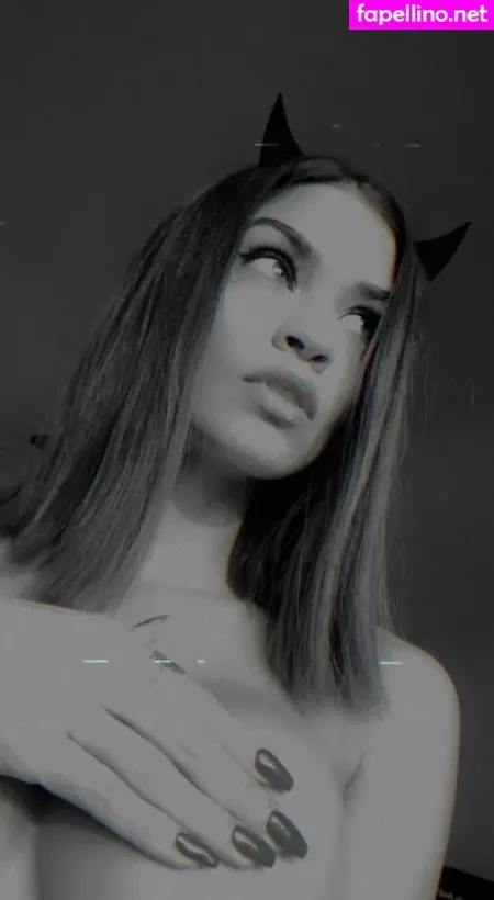 Sironinena OnlyFans Thumbnail #9FoOWLv0X1