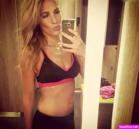 Sissi Fahrenschon OnlyFans Thumbnail #6IxM4GYllo