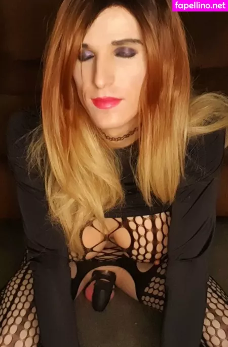 Sissybritneyuk1990 OnlyFans Thumbnail #tzOjvo3Qok