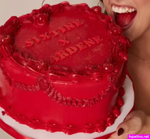 Sixtinerouyre OnlyFans Thumbnail #SYtvJKkI2b