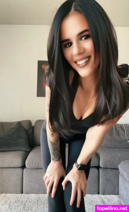 Sizzle Sarah OnlyFans Thumbnail #2F4PSGpmZM