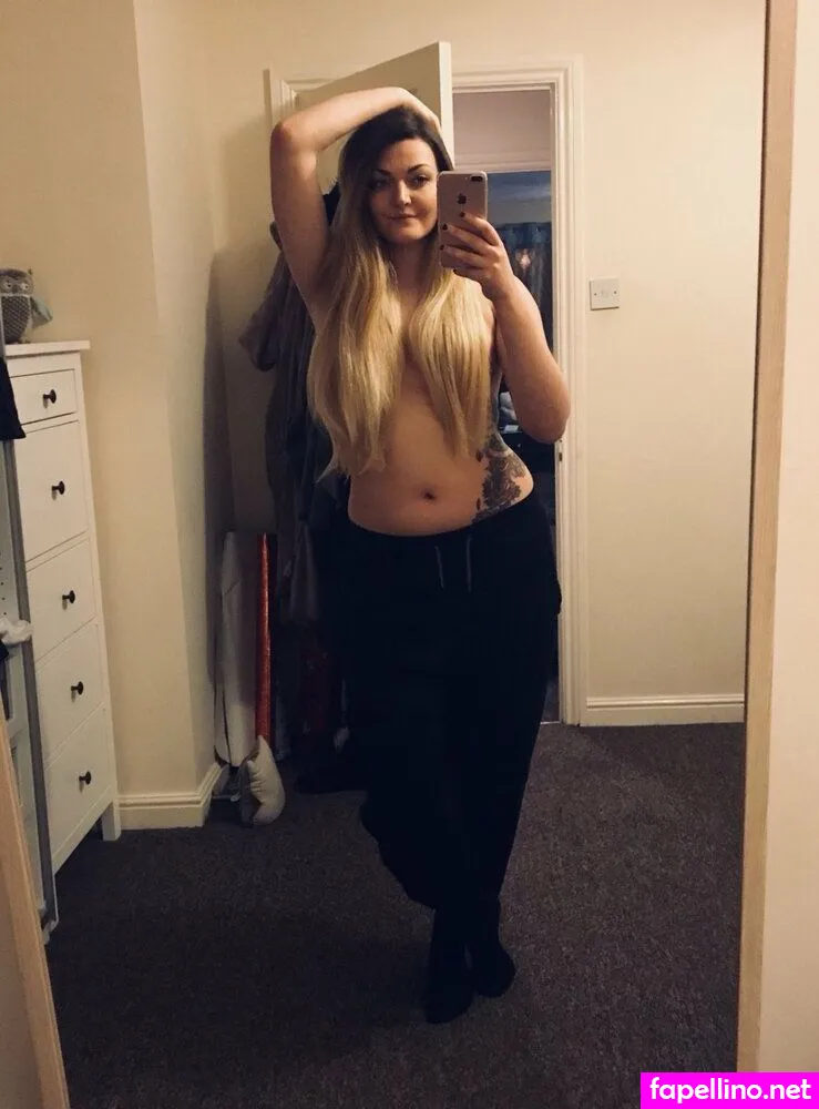 sizzsarz Nude Leaked OnlyFans Photo #9VG8T13UNb