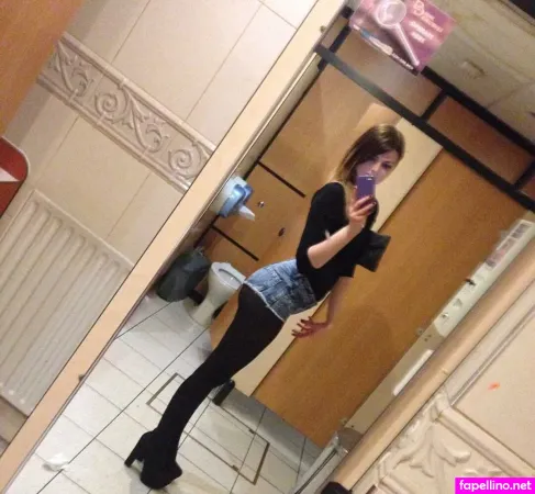 Sizzsarz OnlyFans Thumbnail #l5osAXdlM6