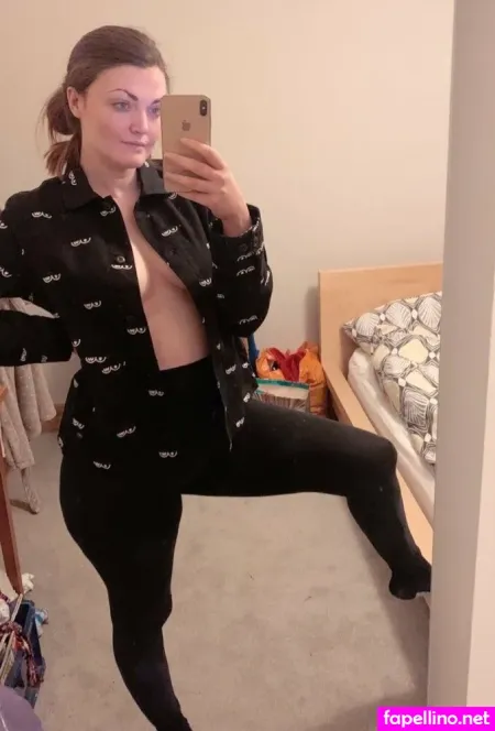 Sizzsarz OnlyFans Thumbnail #xd7pT8Jwee