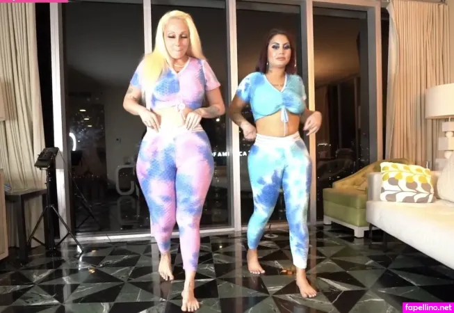 Skarlette Nikole OnlyFans Thumbnail #eWL7SX200c