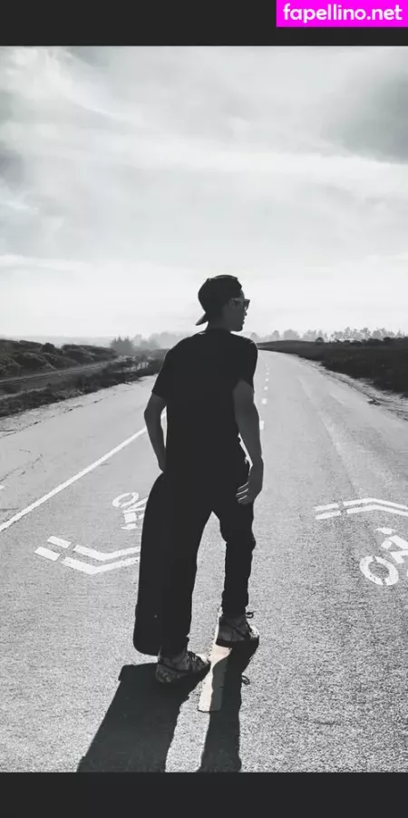 Skaterrboi OnlyFans Thumbnail #B0s61uMkNS