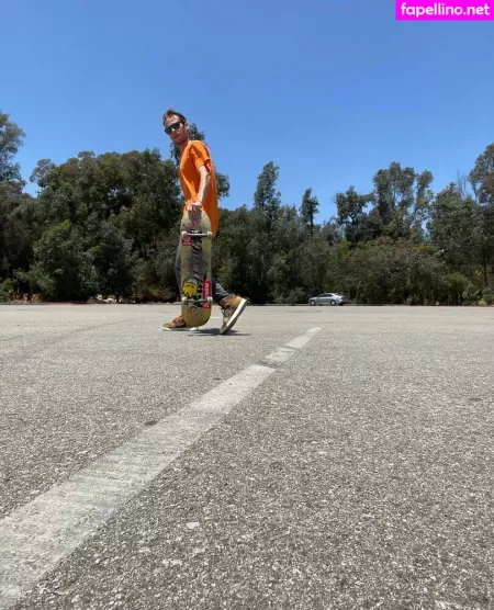 Skaterrboi OnlyFans Thumbnail #CaWdZacBDa