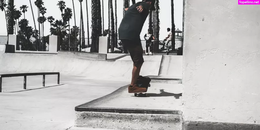 Skaterrboi OnlyFans Thumbnail #DKFkyDLhlm