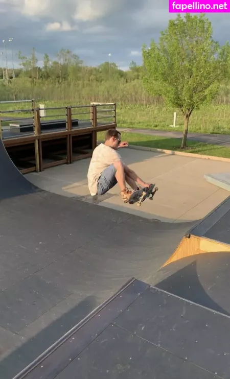 Skaterrboi OnlyFans Thumbnail #IlcxIQYOwI
