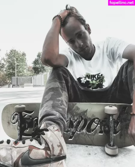 Skaterrboi OnlyFans Thumbnail #iglEpRV2NG