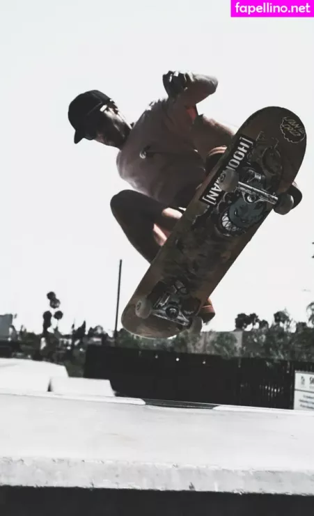 Skaterrboi OnlyFans Thumbnail #jrlbpF1wEQ