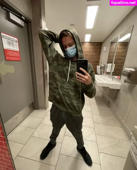 Skaterrboi OnlyFans Thumbnail #suo0jpWwix