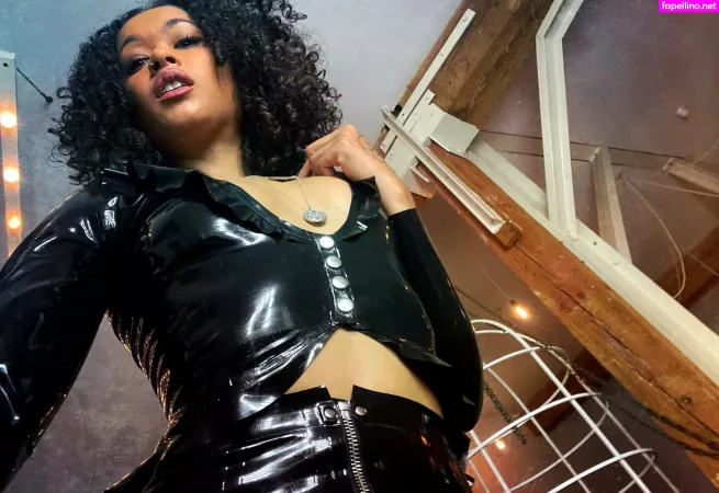 Skindiamond OnlyFans Thumbnail #Ubqrf1ah3R